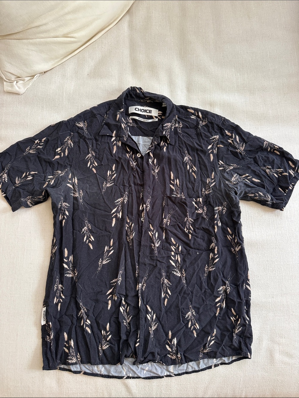 Choices Black Button-Down Short Sleeve Shirt with Beige Leaf Print